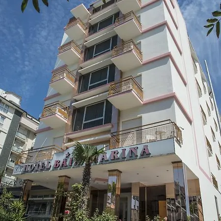 百伊尔码头酒店 3*