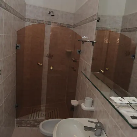 百伊尔码头酒店 酒店